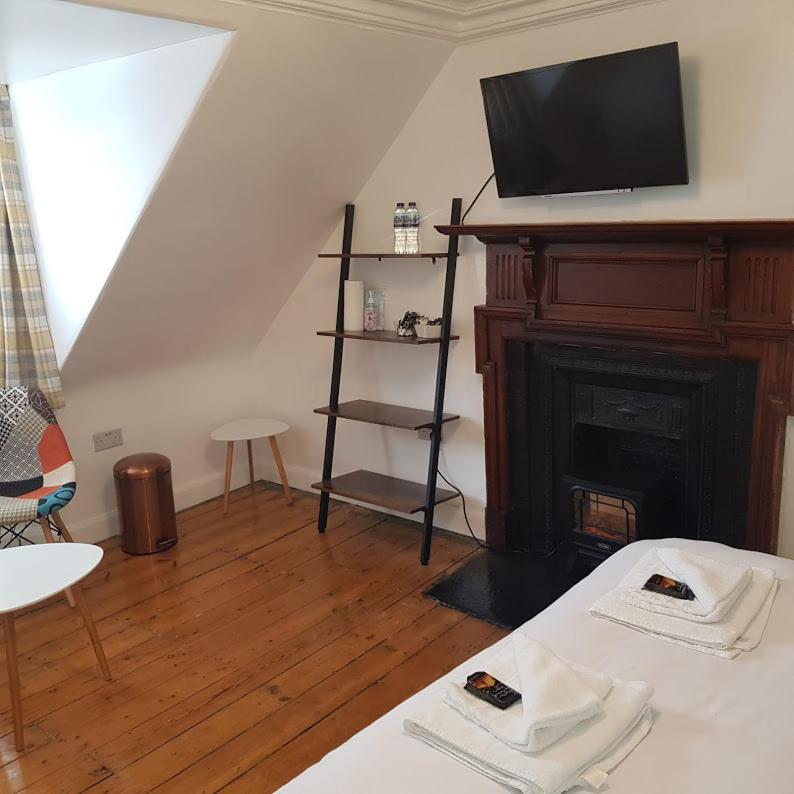 Chambre Double avec Salle de Bains Privative - 1er Étage