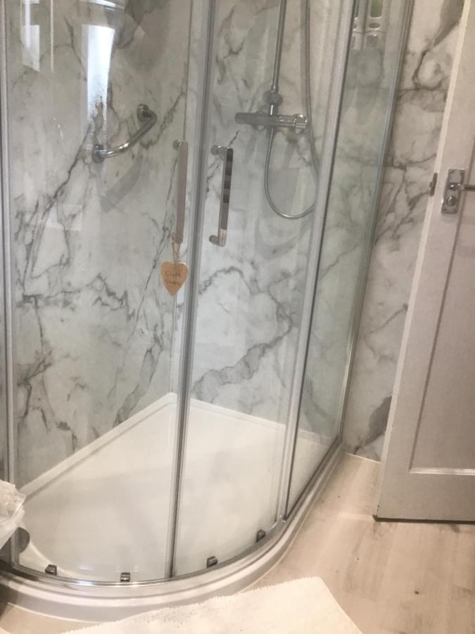 Chambre Simple avec Salle de Bains Commune